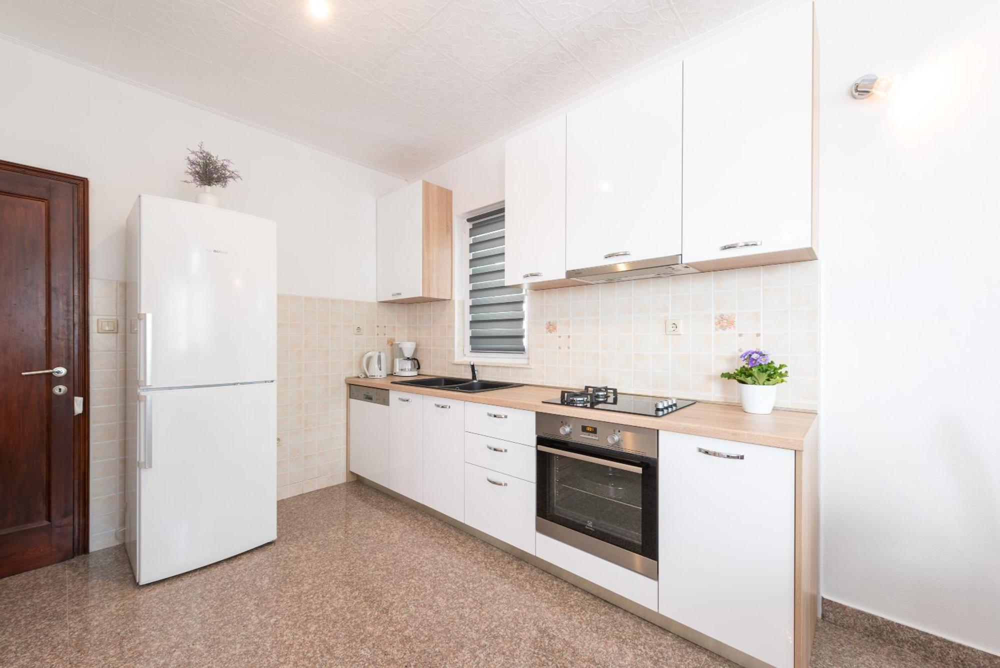 Luxury Apartment With Garden Jacuzzi And Wellness Trogir Eksteriør bilde
