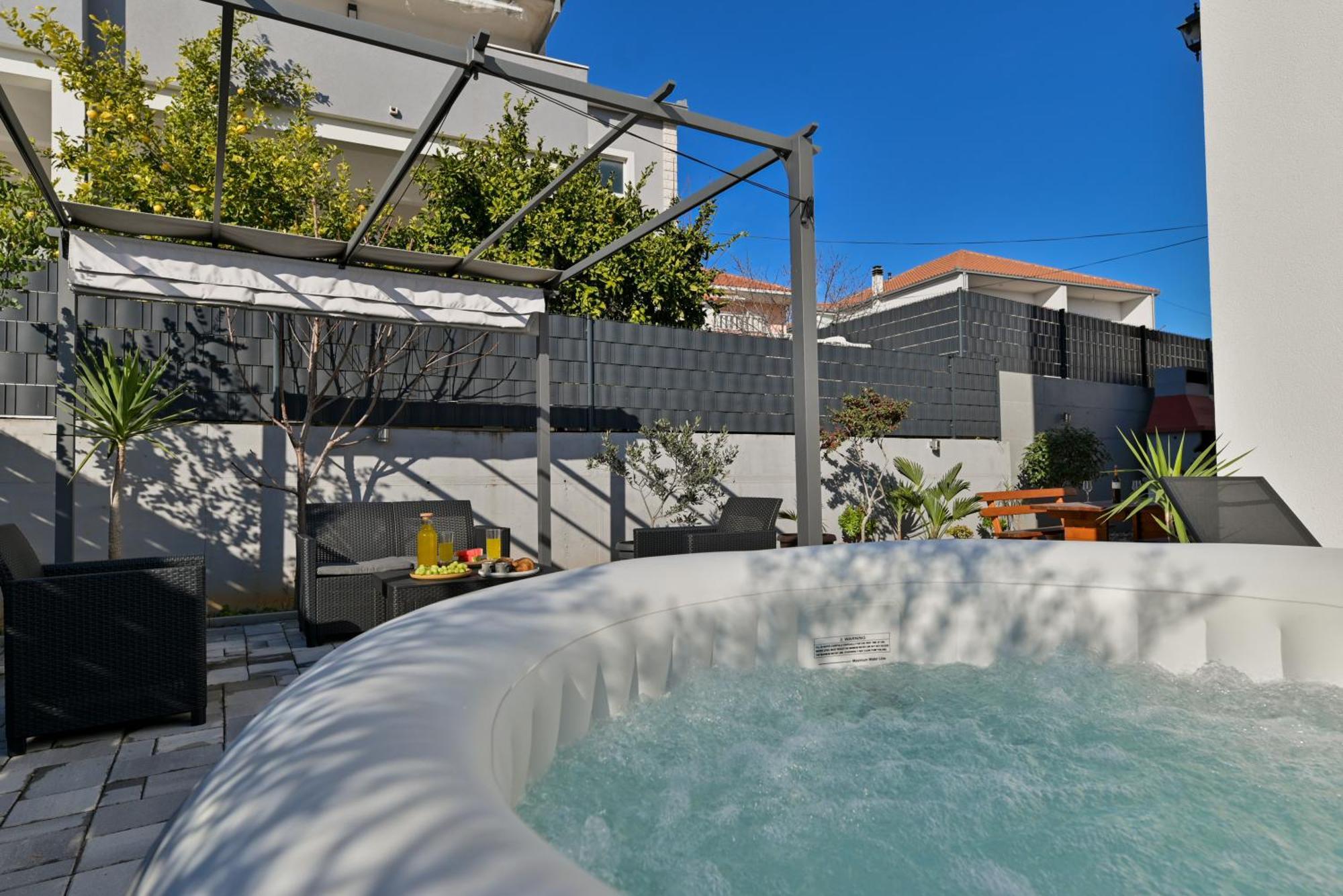 Luxury Apartment With Garden Jacuzzi And Wellness Trogir Eksteriør bilde