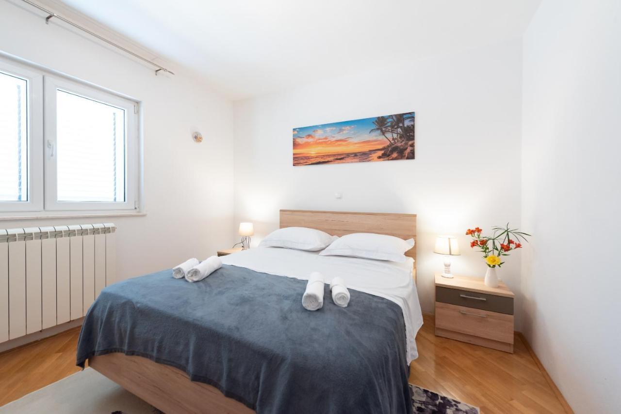 Luxury Apartment With Garden Jacuzzi And Wellness Trogir Eksteriør bilde