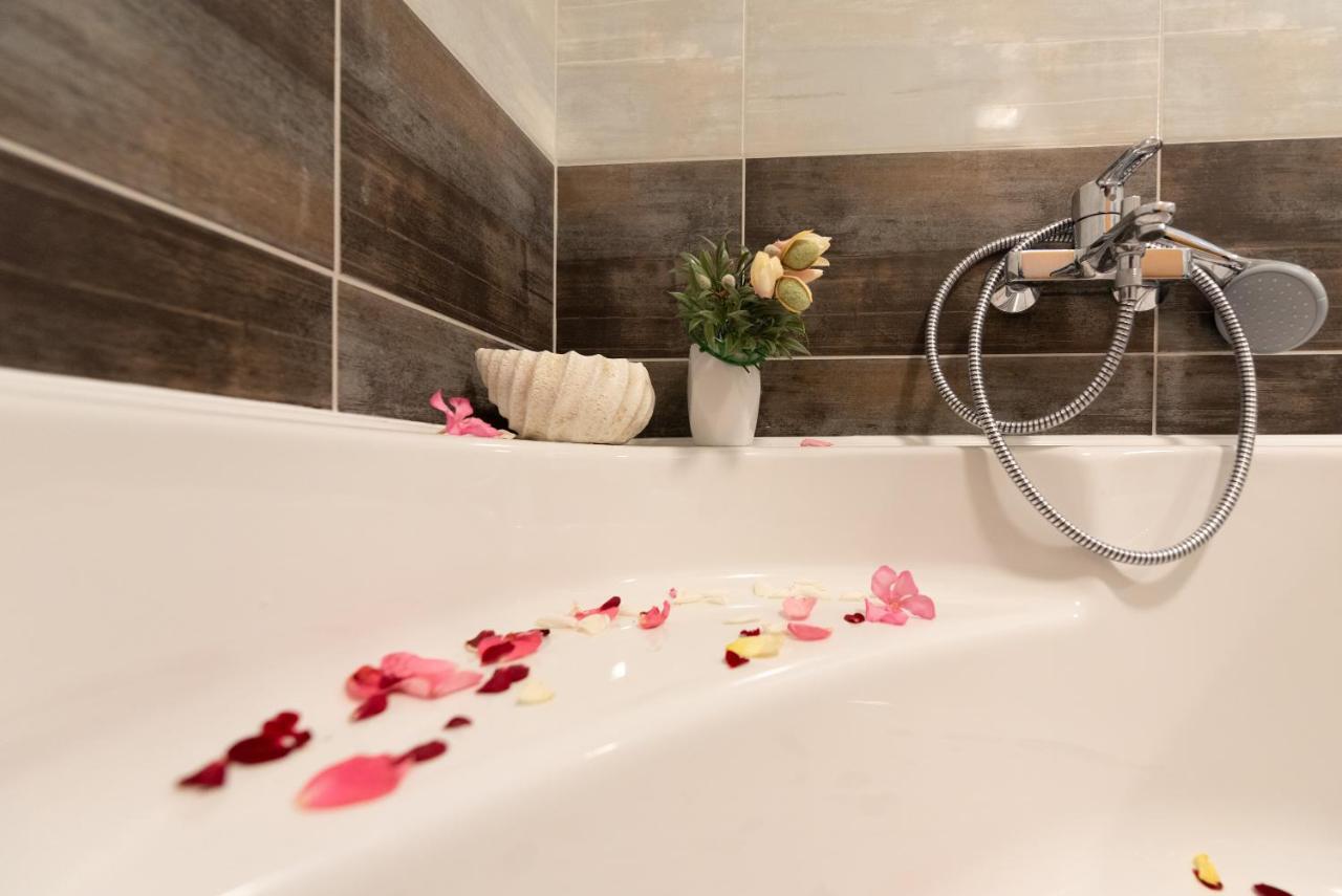 Luxury Apartment With Garden Jacuzzi And Wellness Trogir Eksteriør bilde